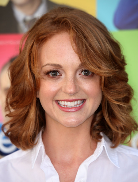 Q Is Glee's Jayma Mays a trained singer
